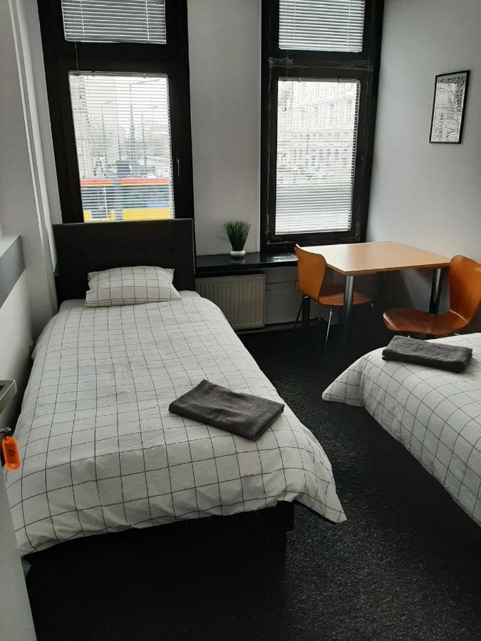 Aleja "Solidarnosci" Warsawa Bagian luar foto
